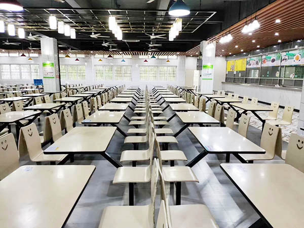 如何選擇合適的食堂承包公司