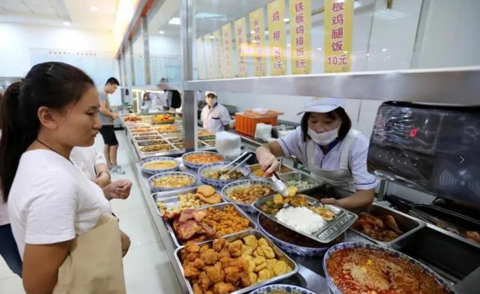 企業(yè)飯堂承包的廚房設備應如何配置？